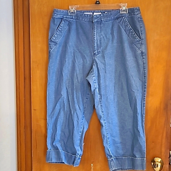 Liz Claiborne AUDRA Denim Blue Jean Rolled-up Capris Adult 16 - Picture 1 of 6